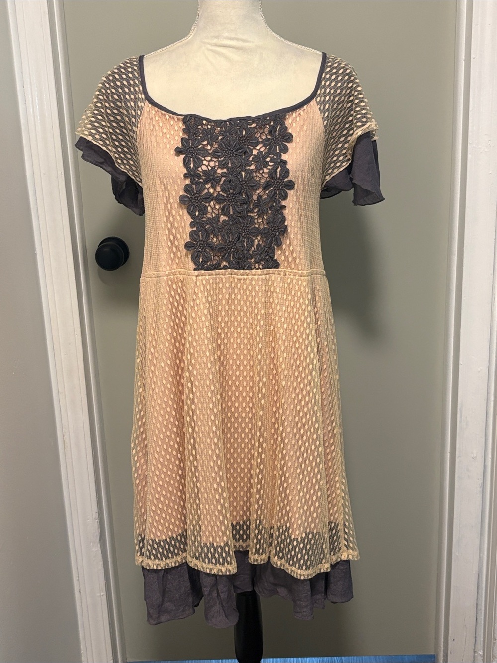 NWT a’reve dress. Size L